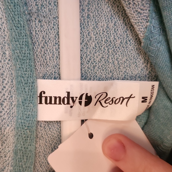 NEW WITH TAGS Lightweight Hoodie - Picture 6 of 7